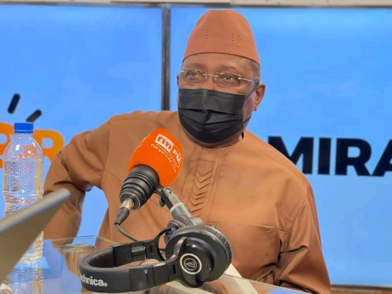 Sidya Touré, président de l'UFR sur le plateau de FIM FM