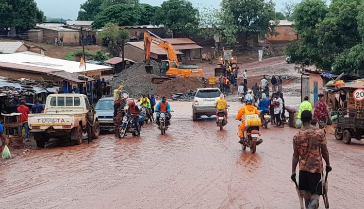 Fortes pluies à Conakry : Une marchande de charbon emportée par les eaux à Dubreka